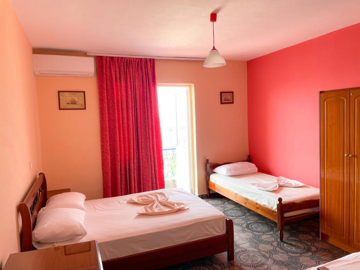 Hostel Andrey Sarande Exterior photo