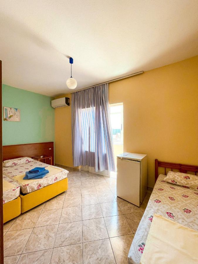 Hostel Andrey Sarande Exterior photo