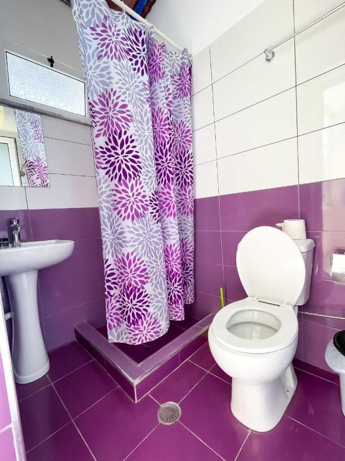 Hostel Andrey Sarande Exterior photo