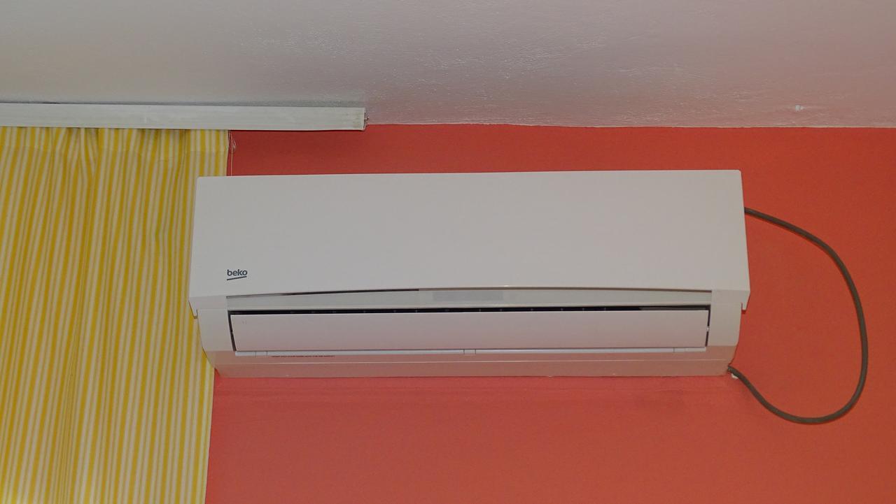 Hostel Andrey Sarande Exterior photo