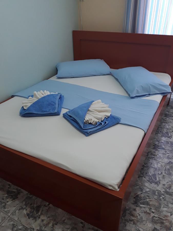 Hostel Andrey Sarande Exterior photo