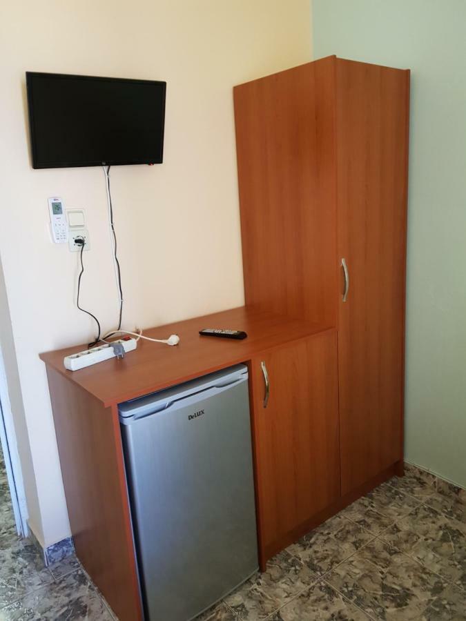 Hostel Andrey Sarande Exterior photo